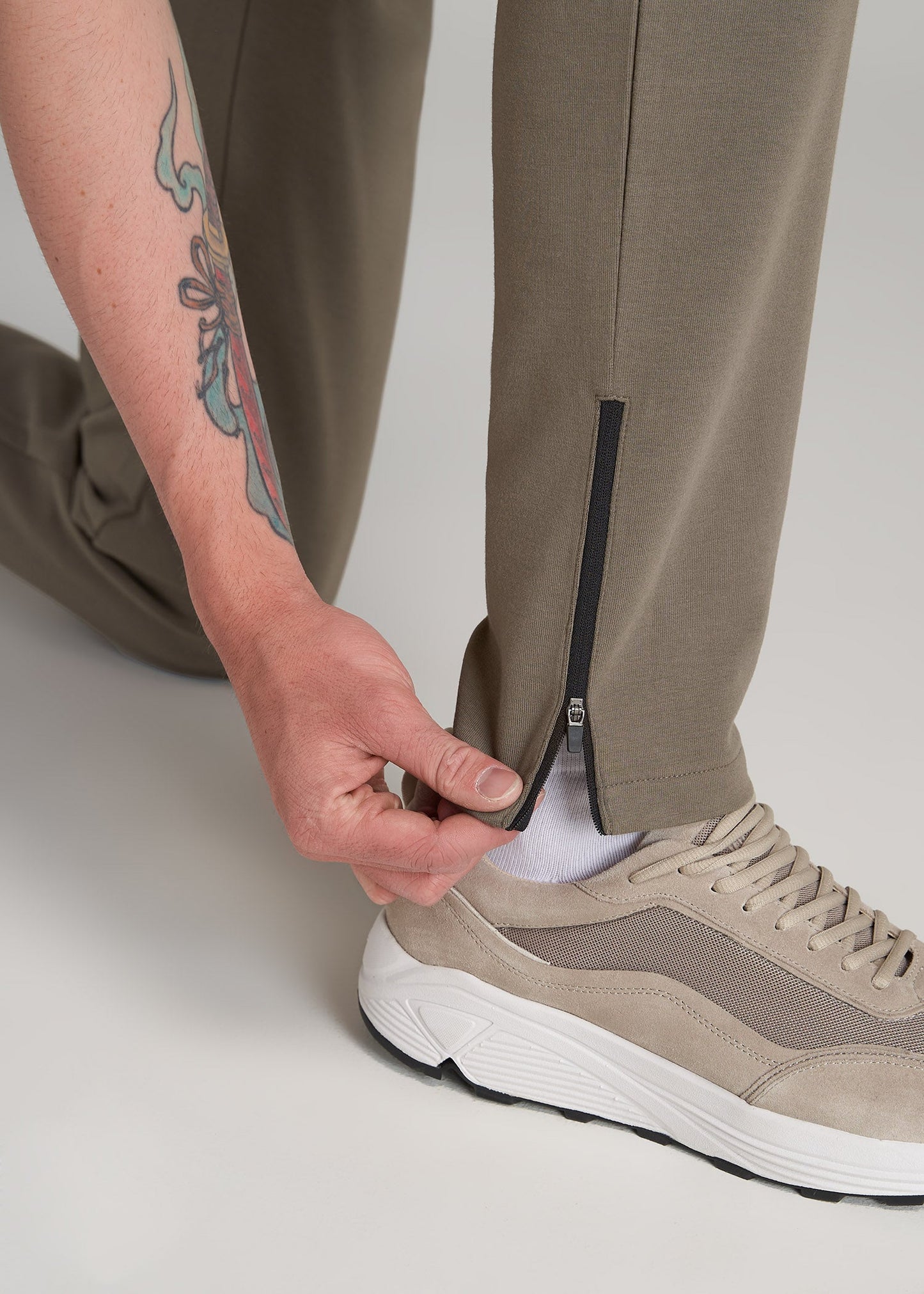 Tall Men's Tech-Knit Zip Joggers in Deep Taupe